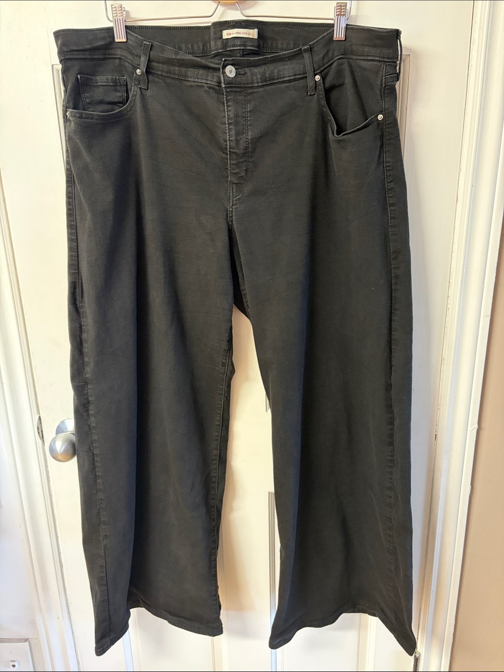 Levi’s 318 shaping wide leg black stretchy jeans women’s size 22W